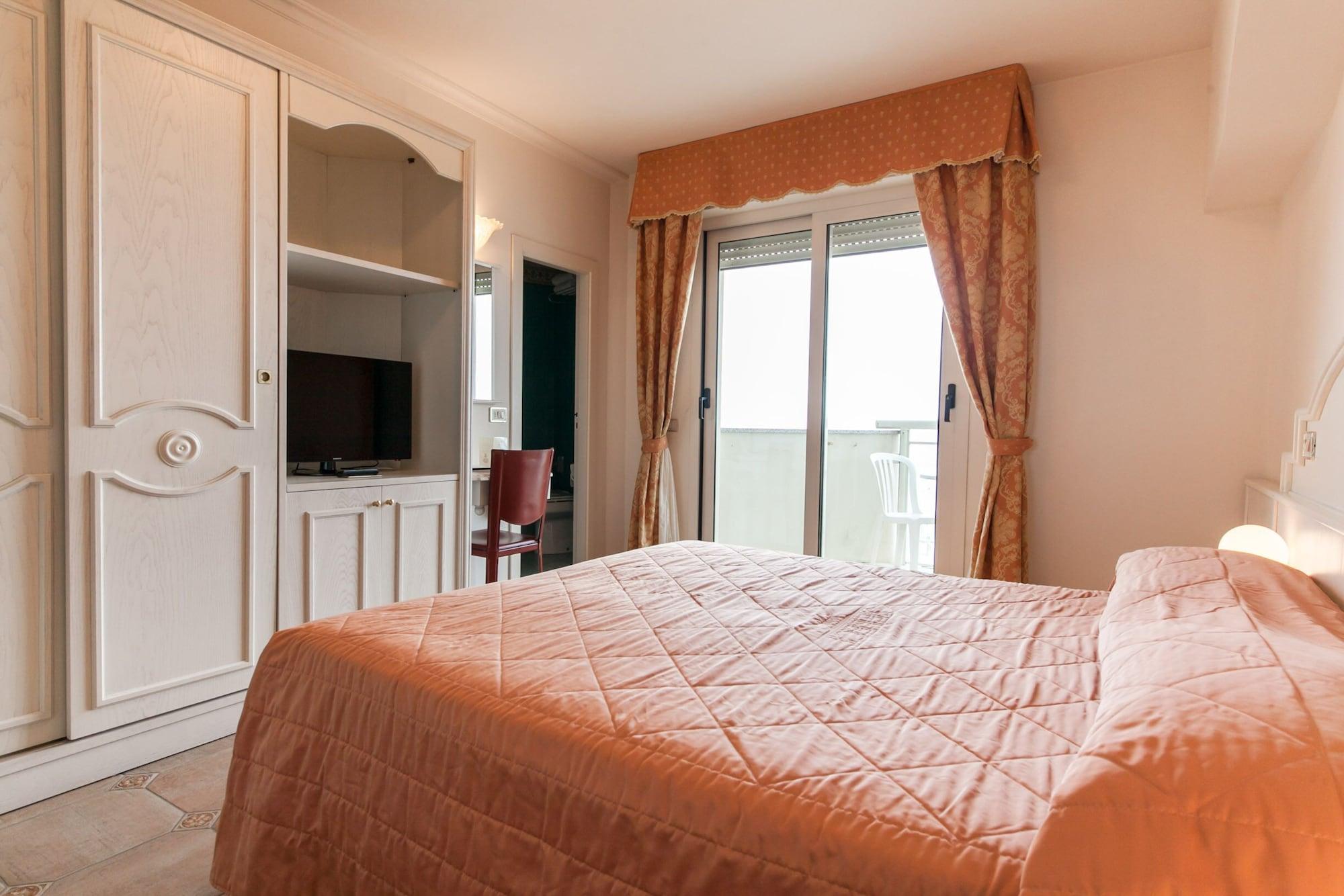 Universal Hotel Cervia Bagian luar foto