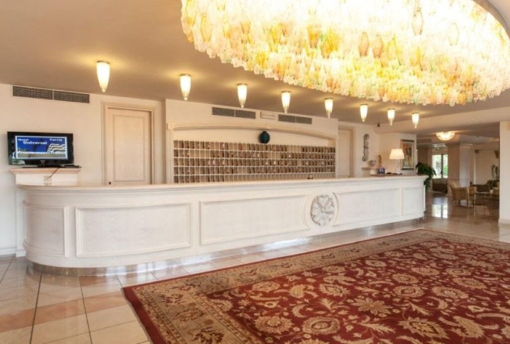 Universal Hotel Cervia Bagian luar foto